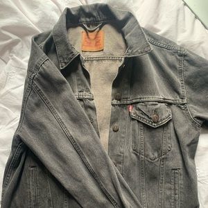 Levi’s Ash-Black Ex-Boyfriend Trucker Jacket